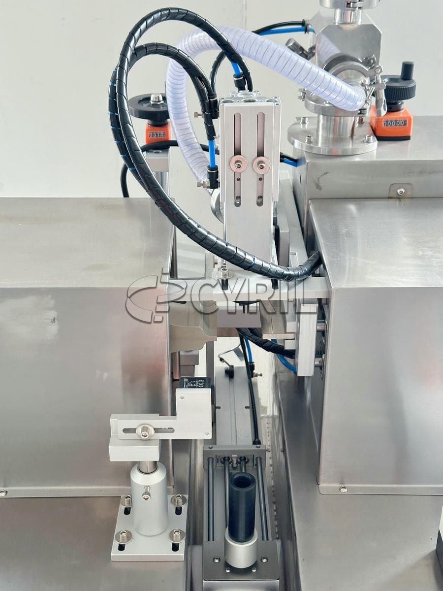 Semi-automatic single-station filling and sealing machine - Image 4
