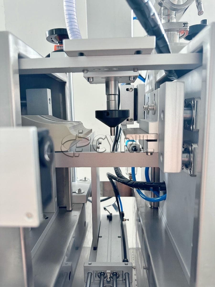 Semi-automatic single-station filling and sealing machine - Image 6