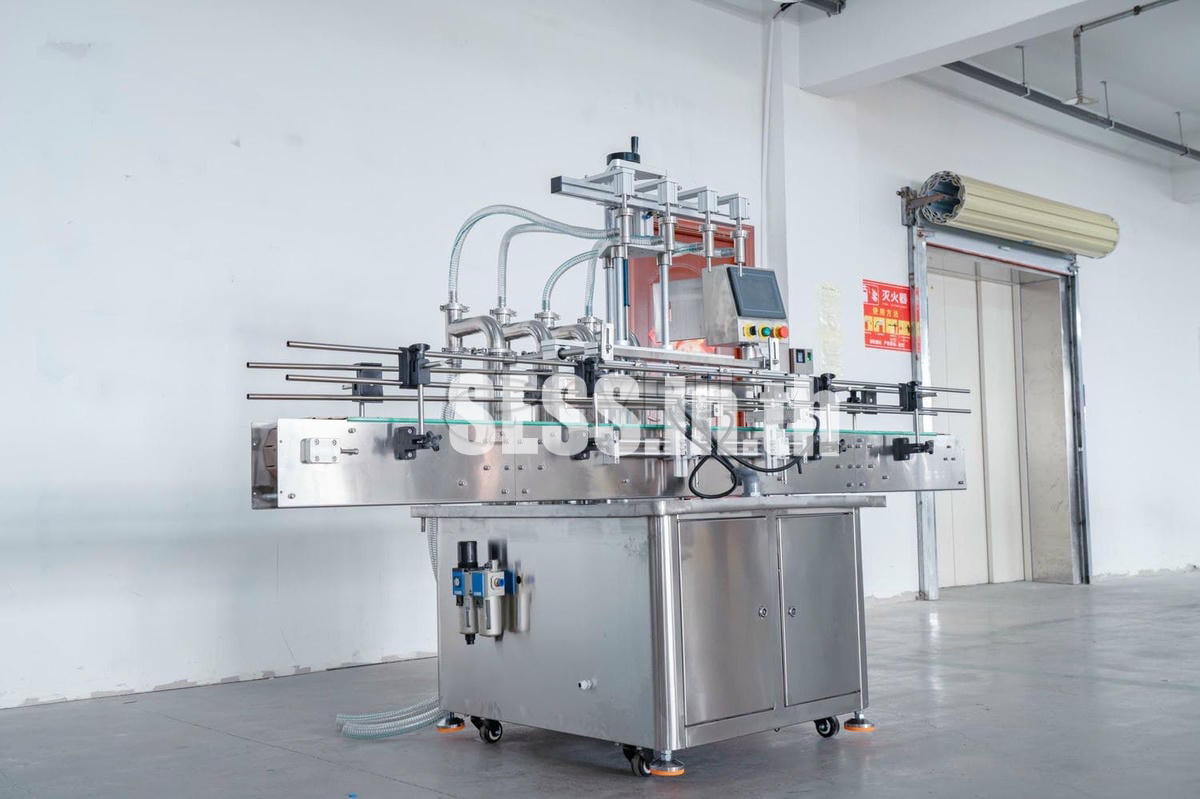 Fully automatic four-head liquid filling machine - Image 5