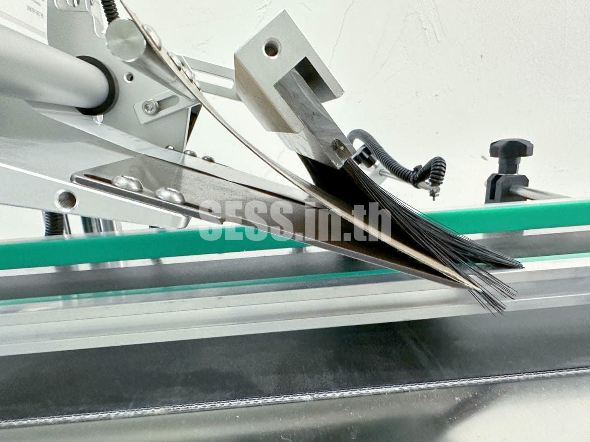 Desktop flat labeling machine - Image 3